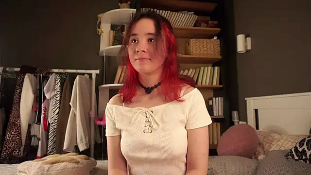 Snapshot of AlbertaClack chatting on November 6, 11:22 am AlbertaClack online show from November 6, 11:22 am