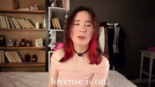 Snapshot of AlbertaClack chatting on November 7, 11:43 am AlbertaClack online show from November 7, 11:43 am