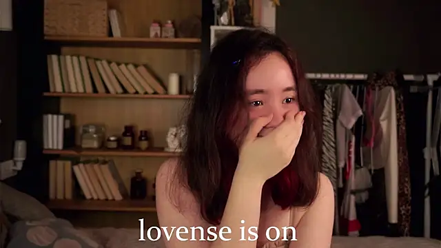 Snapshot of AlbertaClack chatting on November 9, 11:19 am AlbertaClack online show from November 9, 11:19 am