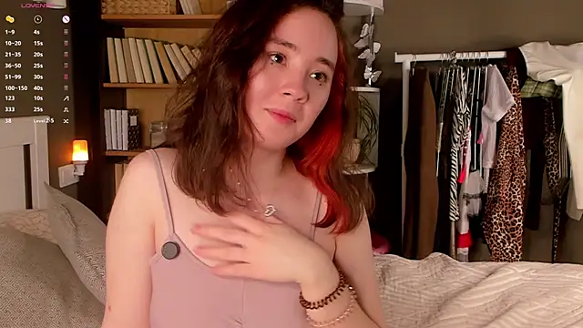 Snapshot of AlbertaClack chatting on November 24, 11:43 am AlbertaClack online show from November 24, 11:43 am