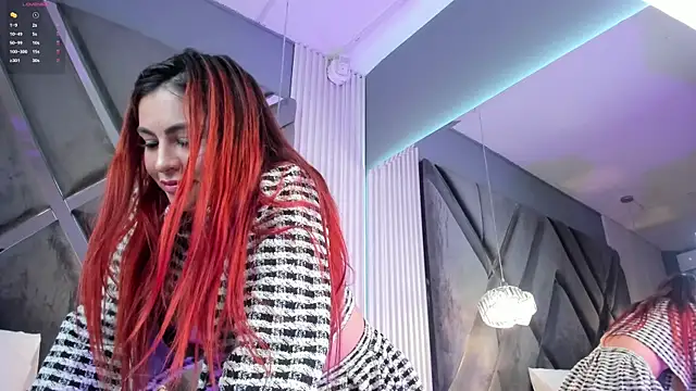 Snapshot of CoraimaSahin chatting on October 25, 6:43 am CoraimaSahin online show from October 25, 6:43 am