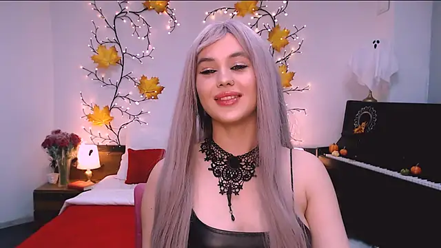 lil angel  online show from October 31, 7:15 pm