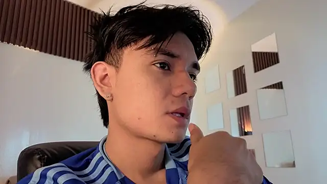 davoxer online show from April 18, 3:43 am