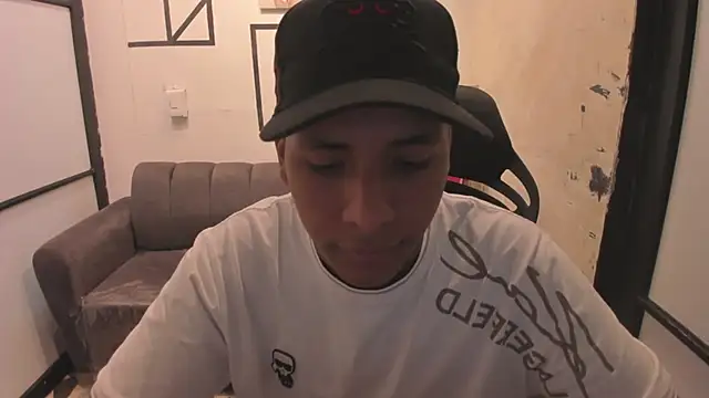 Snapshot of IsaacBlack_ chatting on September 23, 4:37 am IsaacBlack online show from September 23, 4:37 am