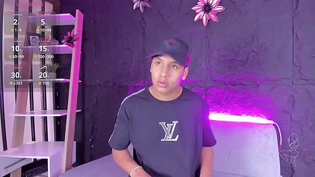 Snapshot of IsaacBlack_ chatting on October 2, 4:52 am IsaacBlack online show from October 2, 4:52 am