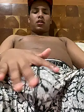 Snapshot of IsaacBlack_ chatting on November 26, 6:25 am IsaacBlack online show from November 26, 6:25 am