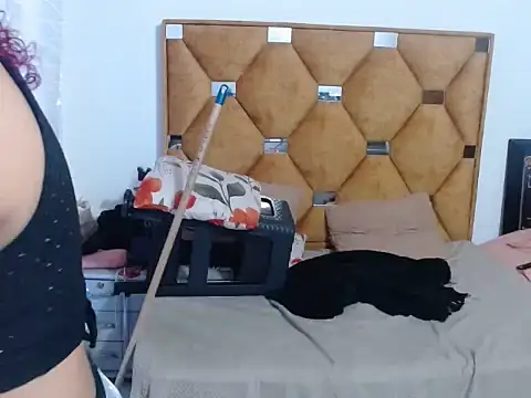 CATTALINAHOT online show from April 2, 3:37 am