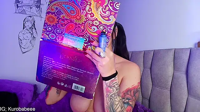 Kuro Vall online show from September 18, 1:46 pm