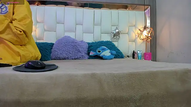 Foxxy Doll online show from March 28, 11:21 am