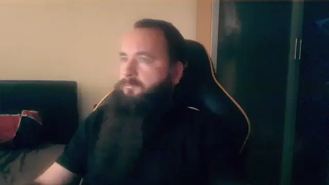 Snapshot of LondonMan1988 chatting on October 7, 7:27 am LondonMan1988 online show from October 7, 7:27 am