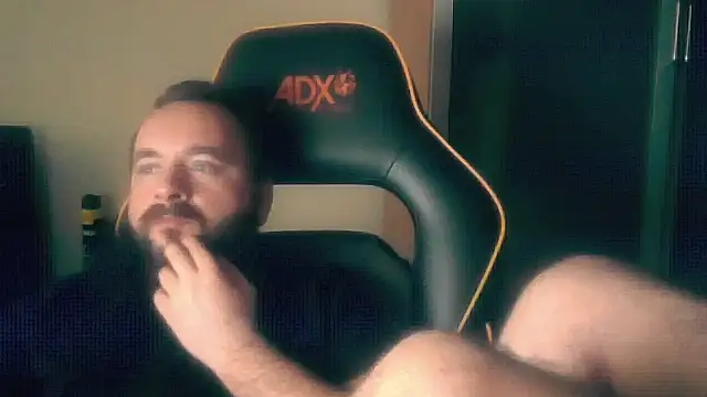 Snapshot of LondonMan1988 chatting on October 8, 4:59 pm LondonMan1988 online show from October 8, 4:59 pm