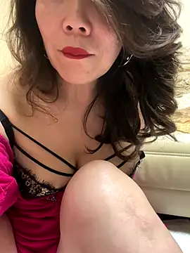 anna yngs online show from November 1, 11:07 pm