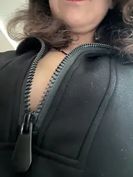 anna yngs online show from February 10, 3:43 am