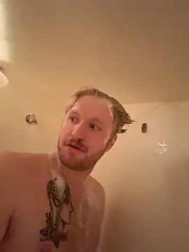 Snapshot of trashyd chatting on November 27, 11:40 pm trashyd online show from November 27, 11:40 pm