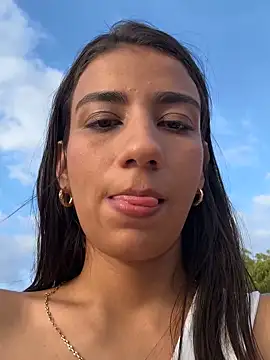 Snapshot of -juicy_ chatting on November 3, 9:38 pm -juicy online show from November 3, 9:38 pm