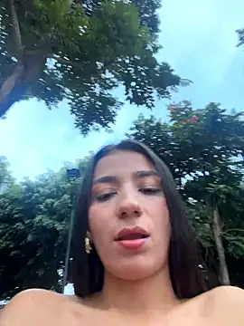 Snapshot of -juicy_ chatting on November 19, 10:21 pm -juicy online show from November 19, 10:21 pm