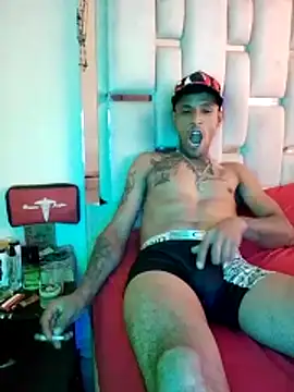 Snapshot of Negroking1130 chatting on December 21, 4:25 pm Negroking1130 online show from December 21, 4:25 pm