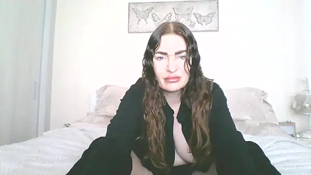 EllaKent online show from April 10, 8:08 am