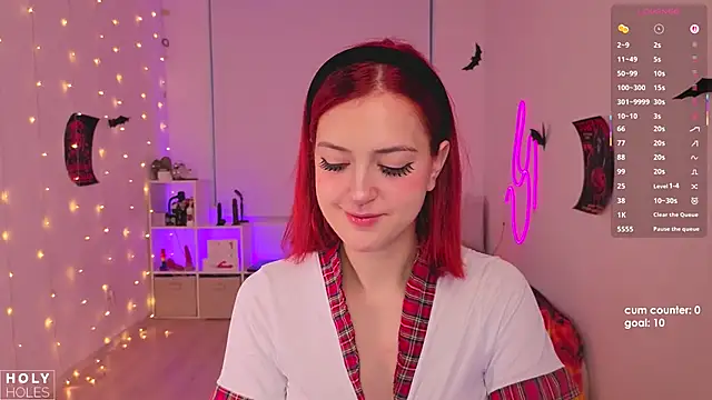 Snapshot of bananasgirl chatting on October 26, 5:57 am bananasgirl online show from October 26, 5:57 am