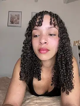 Yasmin777  online show from April 6, 1:47 am