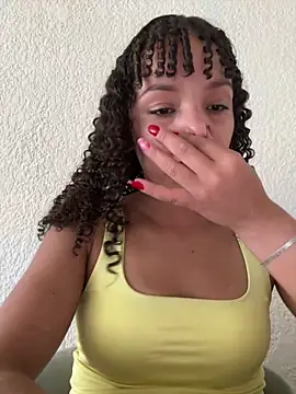 Yasmin777  online show from April 14, 8:59 pm