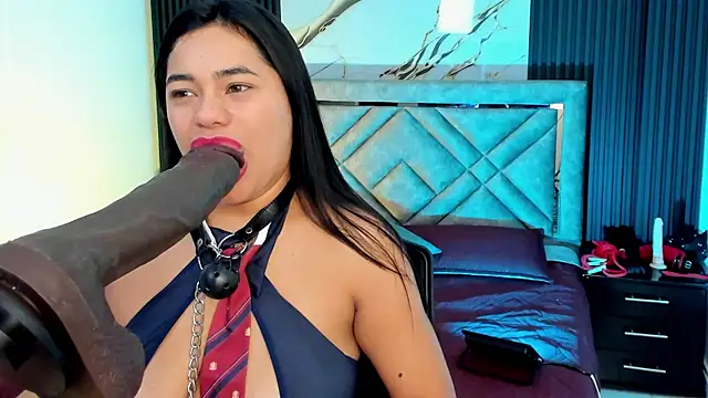 Issafoxx online show from September 29, 11:59 am