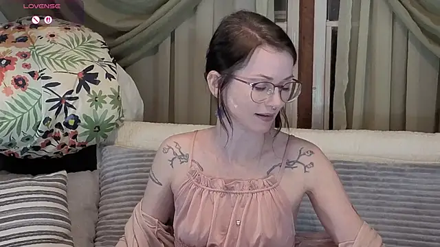 Snapshot of kohlbird chatting on December 20, 4:52 am kohlbird online show from December 20, 4:52 am