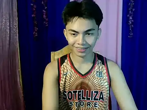 Snapshot of urguy_marco chatting on October 19, 10:27 am urguy marco online show from October 19, 10:27 am