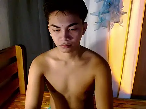 Snapshot of urguy_marco chatting on October 25, 12:34 pm urguy marco online show from October 25, 12:34 pm