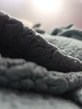 Snapshot of fameboy98 chatting on September 15, 12:05 pm fameboy98 online show from September 15, 12:05 pm