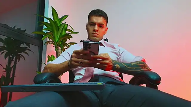 ALPHA DOMINUS  online show from March 18, 4:26 am