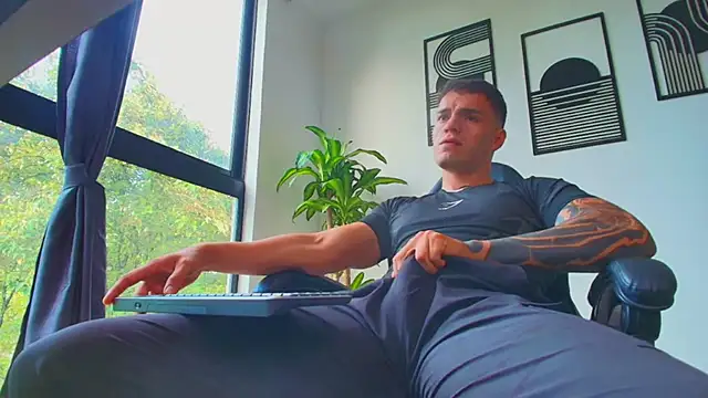 ALPHA DOMINUS  online show from April 14, 9:54 pm