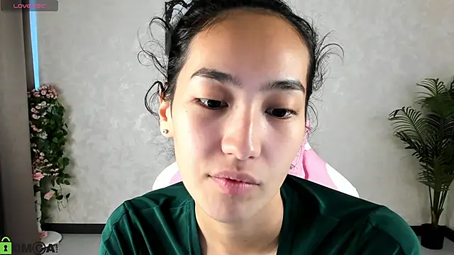 Snapshot of FlirtyAura chatting on September 26, 3:43 am FlirtyAura online show from September 26, 3:43 am
