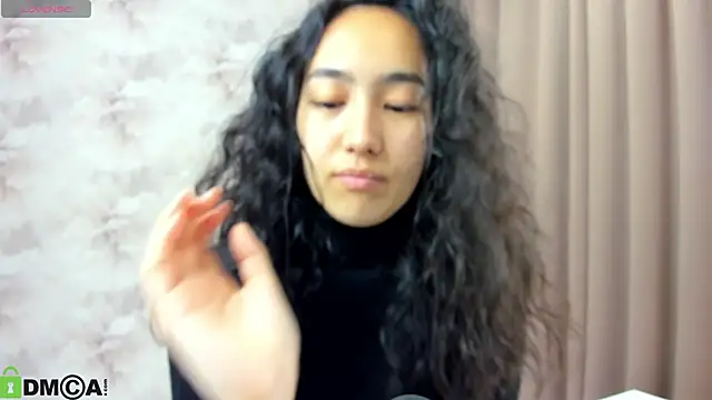 Snapshot of FlirtyAura chatting on October 2, 3:02 am FlirtyAura online show from October 2, 3:02 am