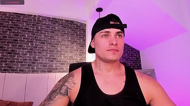 connorsmiith online show from March 4, 3:07 pm