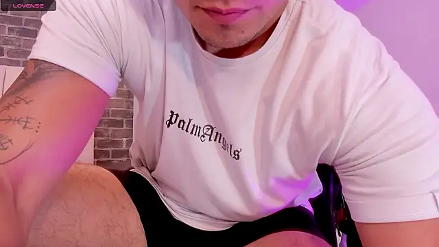 connorsmiith online show from March 5, 12:56 pm