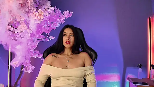 BellaFernandez   online show from November 2, 1:02 pm