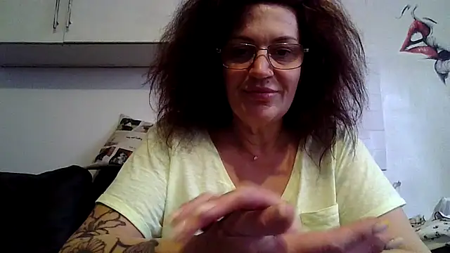 RubyyRosee online show from April 19, 9:41 am