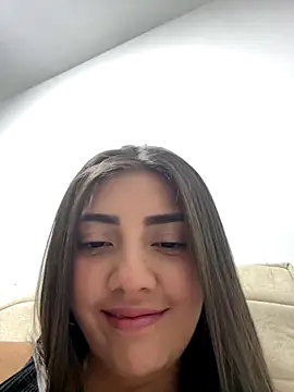 Snapshot of Lupe_19 chatting on September 14, 5:17 am Lupe 19 online show from September 14, 5:17 am