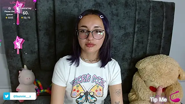 Snapshot of Littlee_Bunny_ chatting on September 20, 1:01 pm Littlee Bunny online show from September 20, 1:01 pm