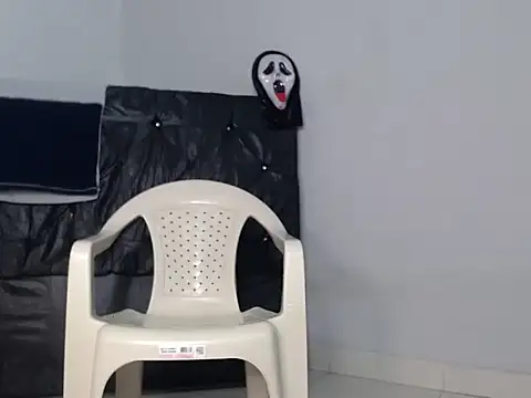 Snapshot of masterbrave420 chatting on November 18, 10:25 pm masterbrave420 online show from November 18, 10:25 pm