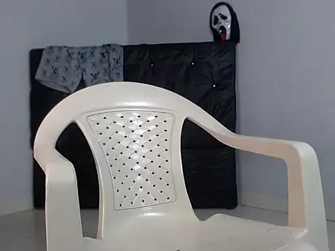 Snapshot of masterbrave420 chatting on December 2, 2:06 am masterbrave420 online show from December 2, 2:06 am