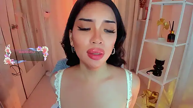 MS LUNA online show from December 19, 11:34 pm