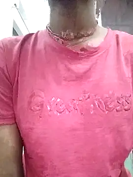 Snapshot of Naina_04 chatting on September 27, 4:34 pm Naina 04 online show from September 27, 4:34 pm