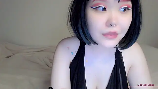 Snapshot of tsunade_chan chatting on October 11, 5:17 am tsunade chan online show from October 11, 5:17 am