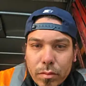 luis97fer online show from April 16, 1:45 pm