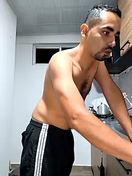 Snapshot of stivenlujan69 chatting on December 17, 3:34 am stivenlujan69 online show from December 17, 3:34 am