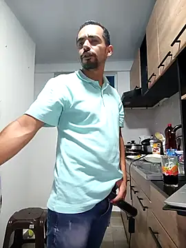 Snapshot of stivenlujan69 chatting on January 7, 3:09 am stivenlujan69 online show from January 7, 3:09 am