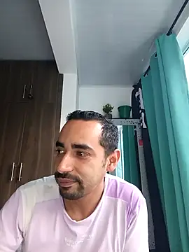 Snapshot of stivenlujan69 chatting on January 17, 10:57 pm stivenlujan69 online show from January 17, 10:57 pm