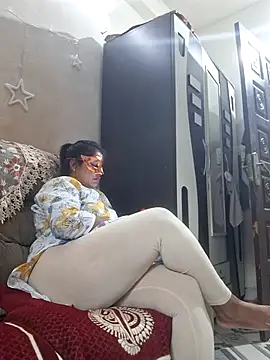 Snapshot of SIMIHOT chatting on November 11, 10:04 am SIMIHOT online show from November 11, 10:04 am